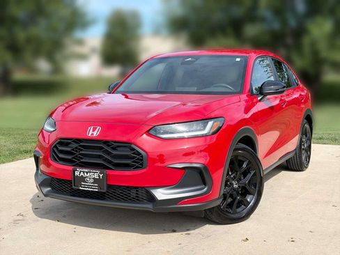 Used 2025 Honda HR-V Sport image 1