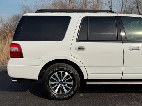 Used 2017 Ford Expedition XLT AWD/4WD image 17