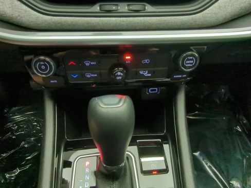 Used 2023 Jeep Compass Latitude AWD/4WD image 17