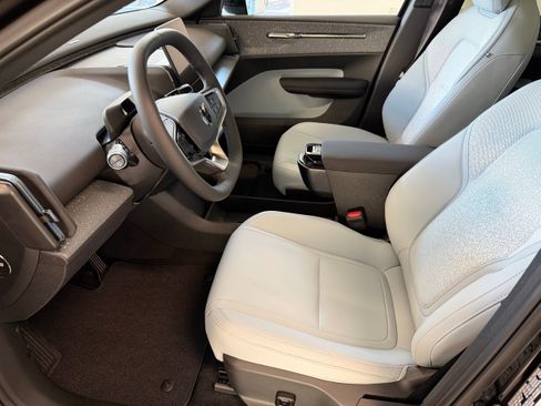 New 2026 Volvo EX30 Ultra w/ Climate Package image 13