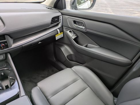 New 2026 Nissan Rogue SV FWD image 19