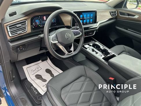 Used 2026 Volkswagen Atlas SE w/ Panoramic Sunroof Package FWD image 16