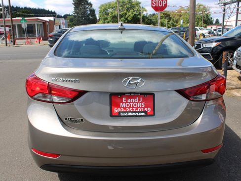 Used 2016 Hyundai Elantra Value Edition FWD image 5