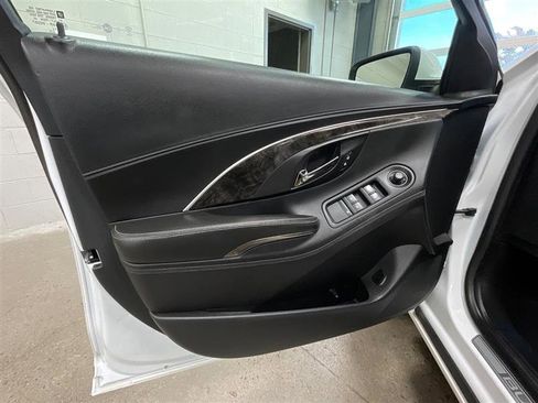 Used 2016 Buick LaCrosse FWD image 10
