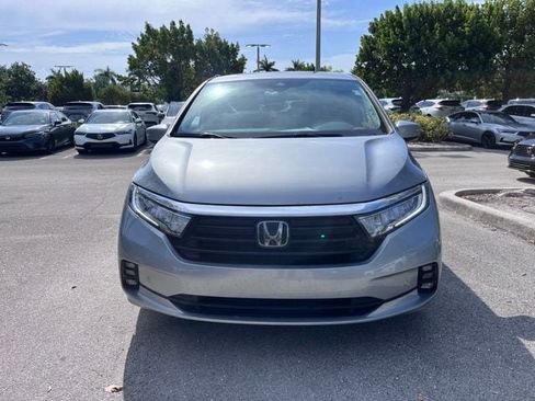 Used 2024 Honda Odyssey Touring image 2
