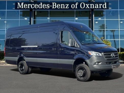 Used 2025 Mercedes-Benz Sprinter 3500 image 1