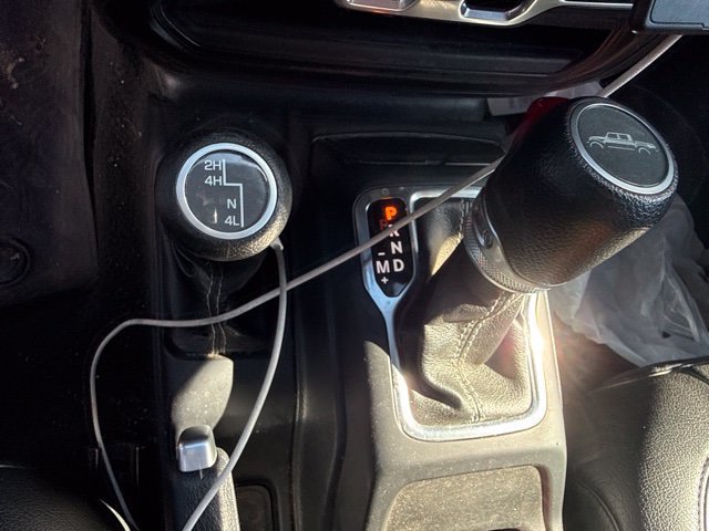 Used 2020 Jeep Gladiator Overland AWD/4WD image 24