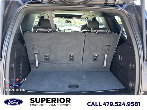 Used 2023 GMC Yukon SLT AWD/4WD image 7