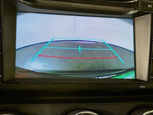 Used 2017 Toyota RAV4 LE image 19