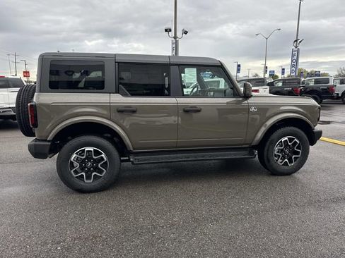 New 2026 Ford Bronco Outer Banks image 4
