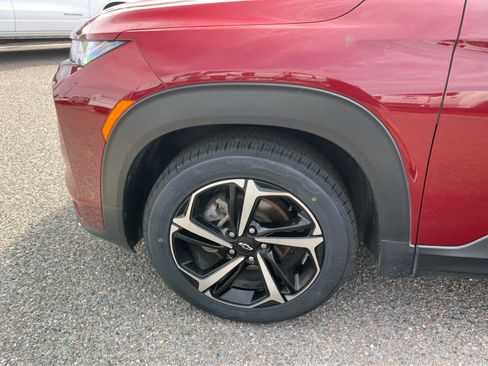 Used 2022 Chevrolet TrailBlazer RS w/ Technology Package FWD image 9