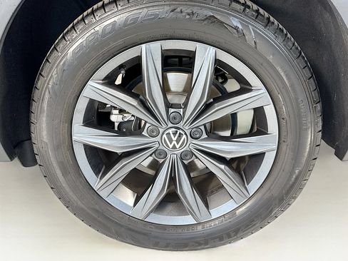 Used 2022 Volkswagen Tiguan SE FWD image 32