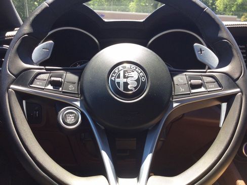 Used 2019 Alfa Romeo Stelvio Ti Sport w/ Quick Order Package 22S Sport AWD/4WD image 29