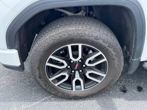 Used 2022 GMC Sierra 1500 AT4 w/ AT4 Premium Package image 14