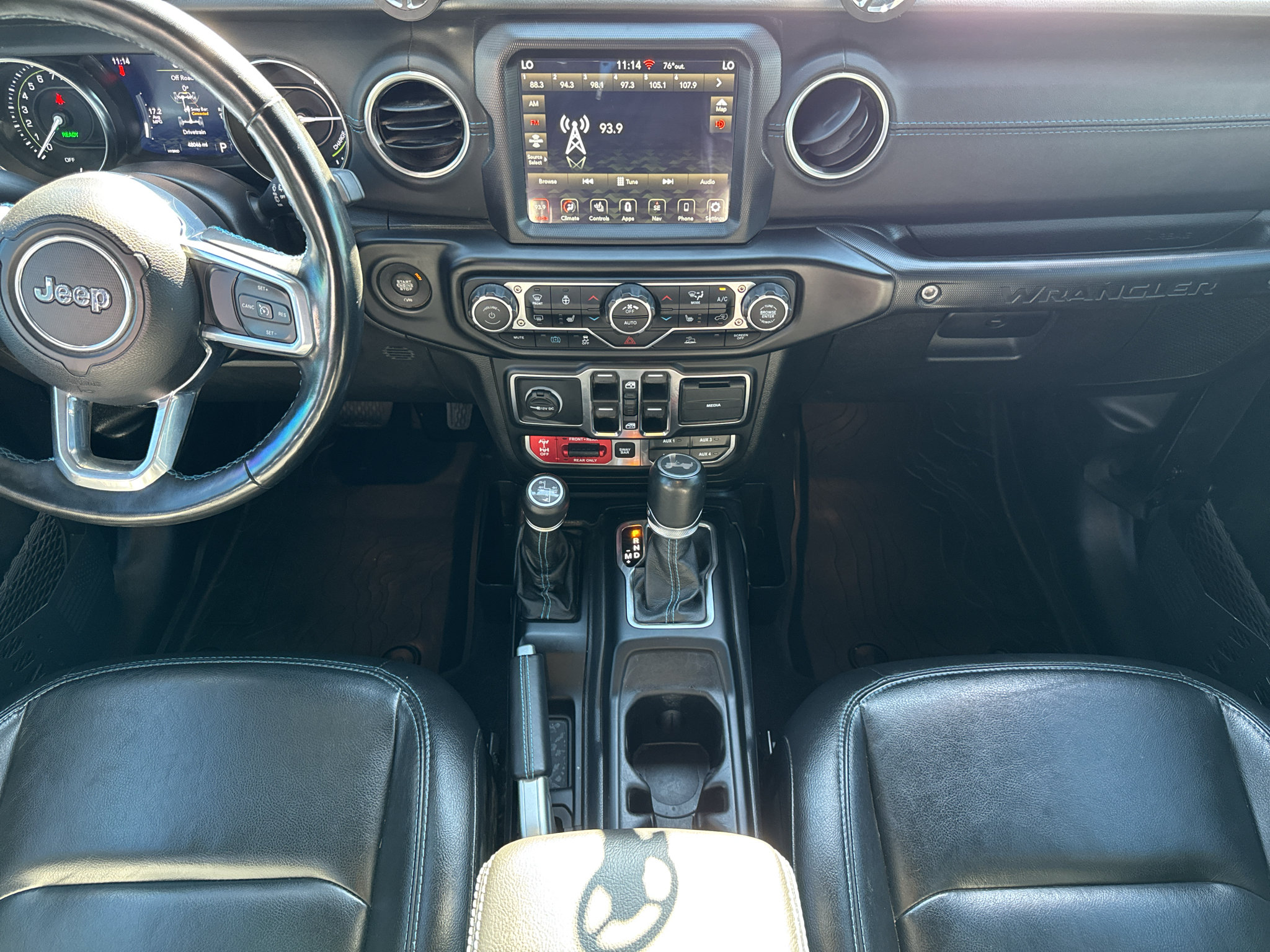 Used 2021 Jeep Wrangler Unlimited Rubicon 4xe w/ Cold Weather Group AWD/4WD image 10