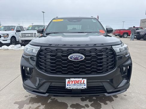 Used 2025 Ford Explorer ST-Line w/ ST-Line Street Pack image 27