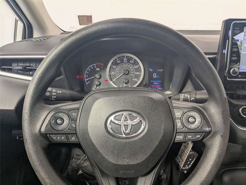 Used 2022 Toyota Corolla LE FWD image 12