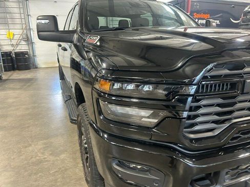 Used 2025 RAM 2500 Big Horn AWD/4WD image 3