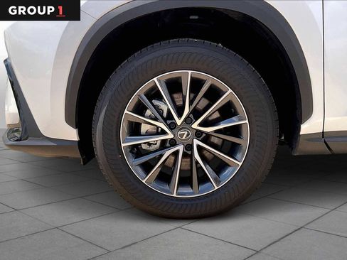 Used 2025 Lexus NX 250 FWD w/ Towing Package (2000 Lbs) image 9