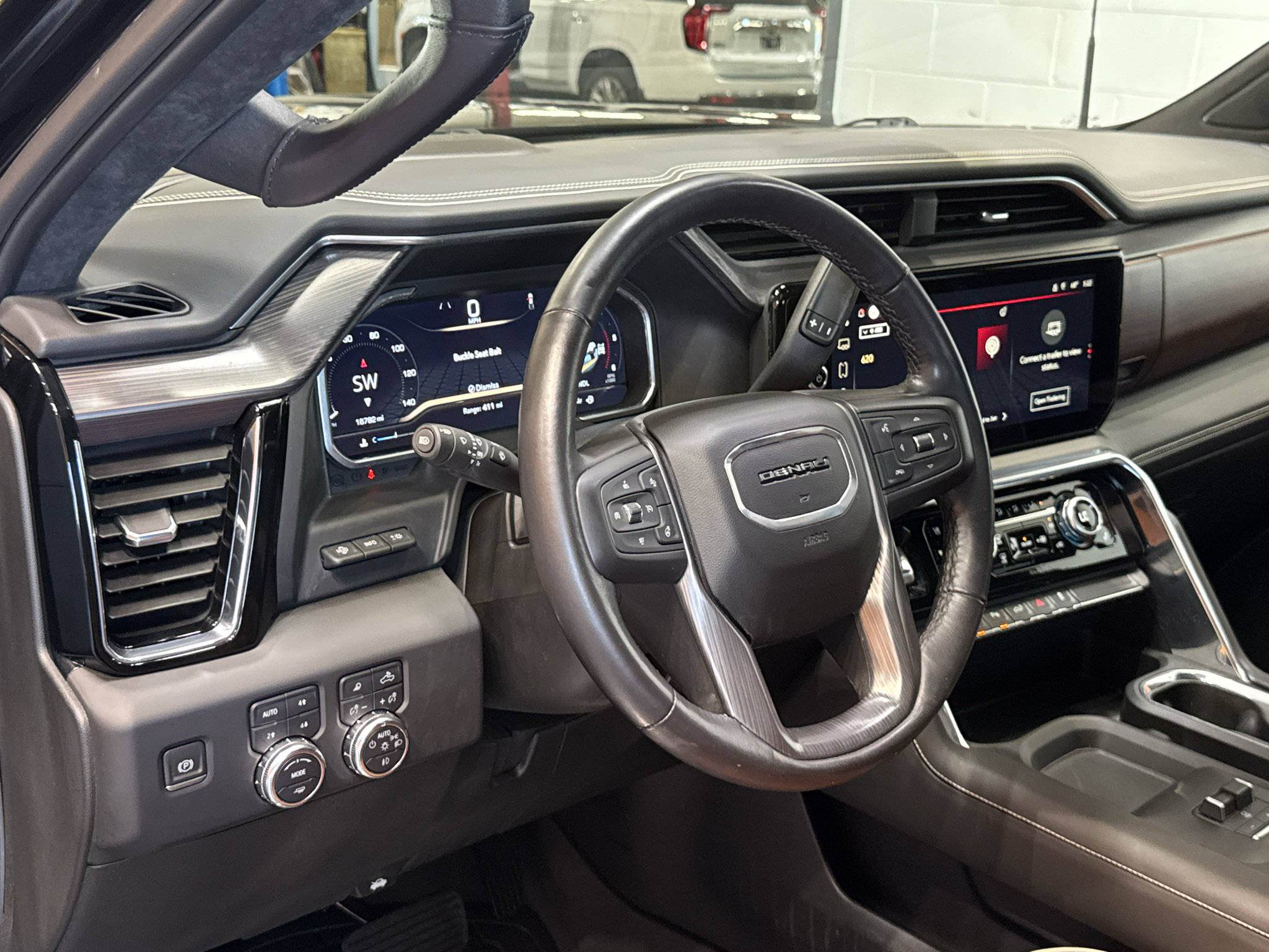 Used 2024 GMC Sierra 3500 Denali Ultimate AWD/4WD image 21