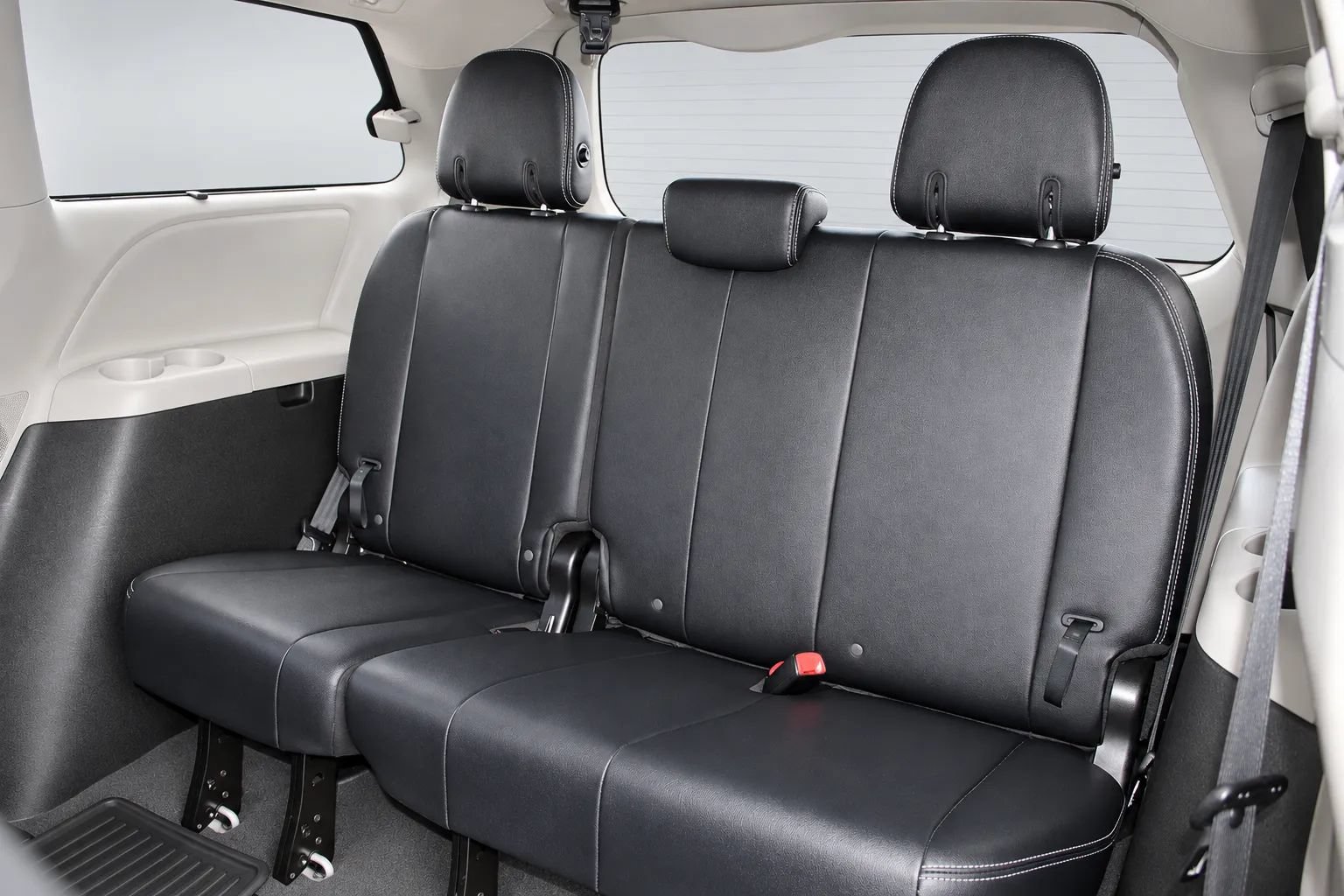Used 2018 Toyota Sienna SE w/ SE Preferred Package FWD image 29