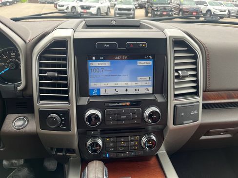 Used 2018 Ford F150 King Ranch w/ Equipment Group 601A Luxury AWD/4WD image 23