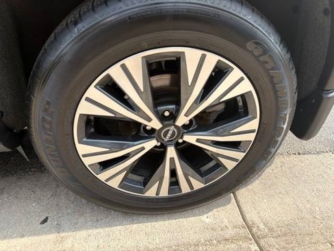 Used 2023 Nissan Rogue SV AWD/4WD image 38