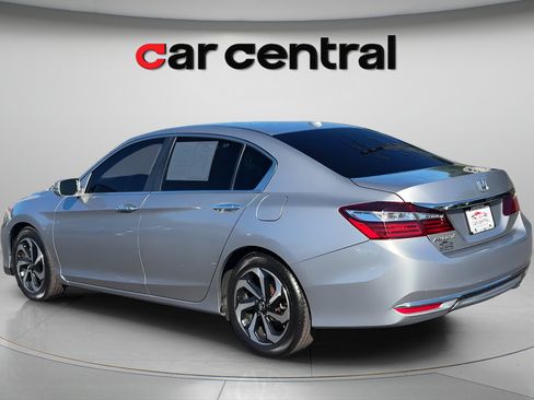 Used 2016 Honda Accord EX image 3