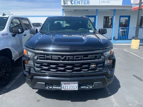 Used 2023 Chevrolet Silverado 1500 Custom image 3