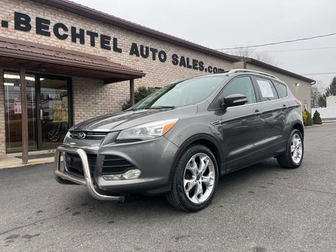 Used 2013 Ford Escape Titanium image 2