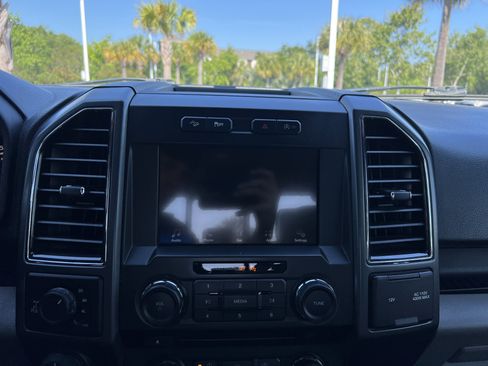 Used 2018 Ford F150 XLT w/ Equipment Group 302A Luxury AWD/4WD image 23