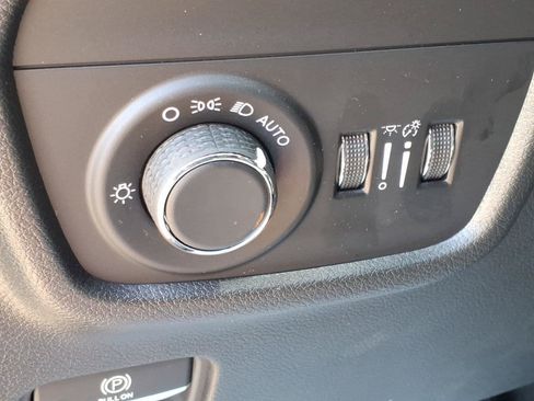 Used 2024 Jeep Grand Cherokee L Laredo AWD/4WD image 16
