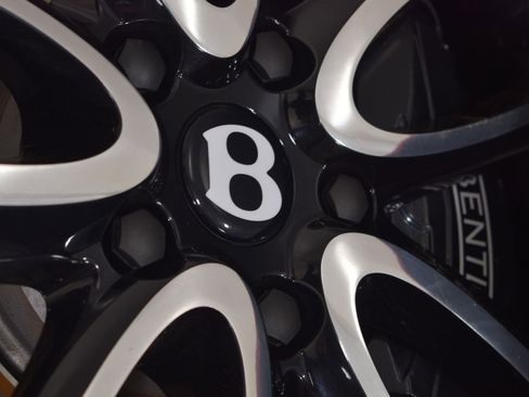 Certified 2023 Bentley Continental GT Azure image 20