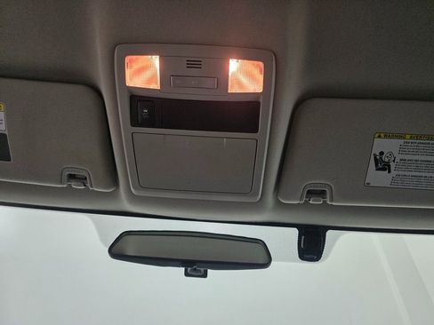 Used 2016 Toyota Tacoma SR image 27