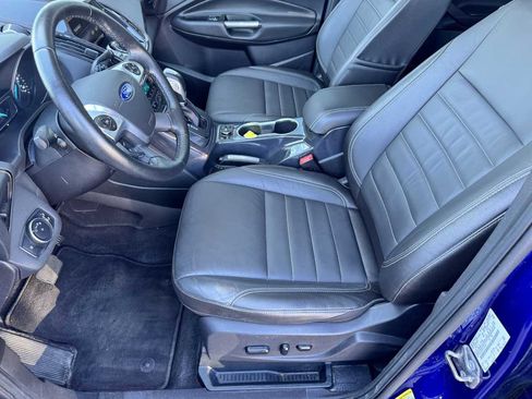 Used 2015 Ford Escape Titanium w/ Equipment Group 301A AWD/4WD image 38