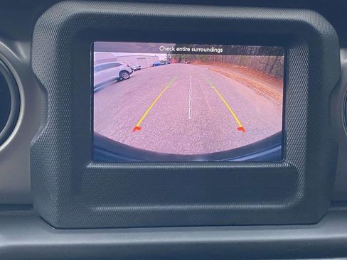 Used 2022 Jeep Wrangler Sport image 23