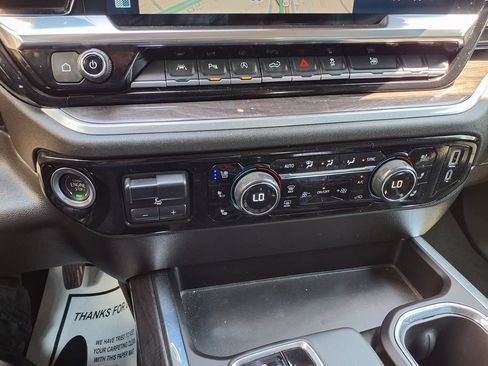 Used 2025 Chevrolet Silverado 1500 LTZ AWD/4WD image 29