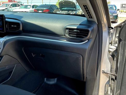 Used 2022 Ford Explorer XLT image 16