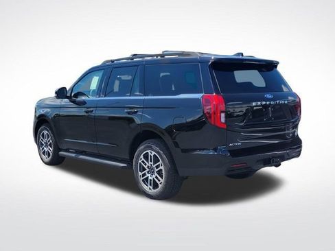 New 2025 Ford Expedition Active image 3