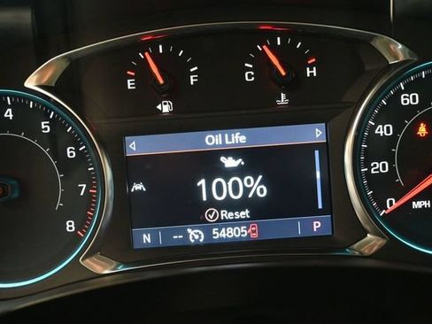 Used 2022 Chevrolet Traverse RS FWD image 19
