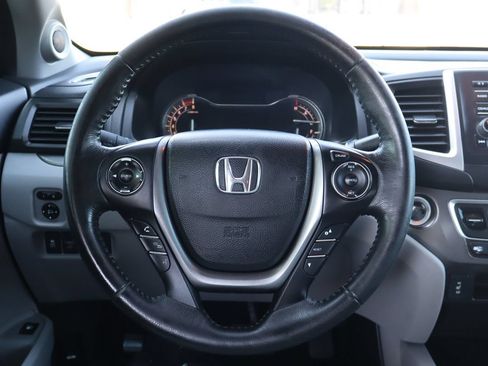 Used 2017 Honda Ridgeline RTL image 18