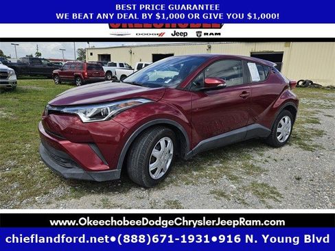 Used 2019 Toyota C-HR LE image 1