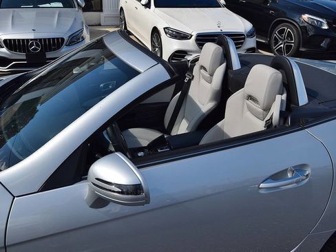 Used 2015 Mercedes-Benz SLK 250 w/ Premium Package image 57