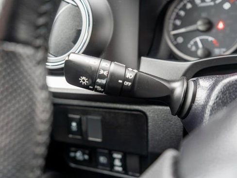 Used 2022 Toyota Tacoma TRD Off-Road w/ Technology Package AWD/4WD image 21