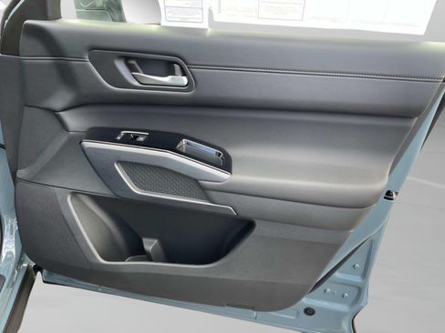 New 2026 Nissan Pathfinder SL FWD image 18