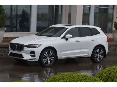Used 2023 Volvo XC60 B5 Plus w/ Climate Package AWD/4WD image 8