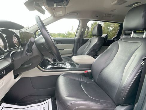 Used 2022 Kia Carnival SX image 12