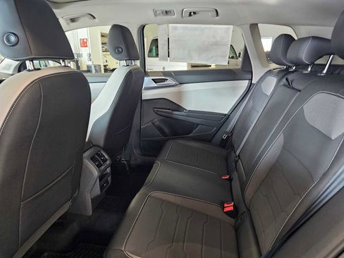 New 2025 Volkswagen Taos SE image 16