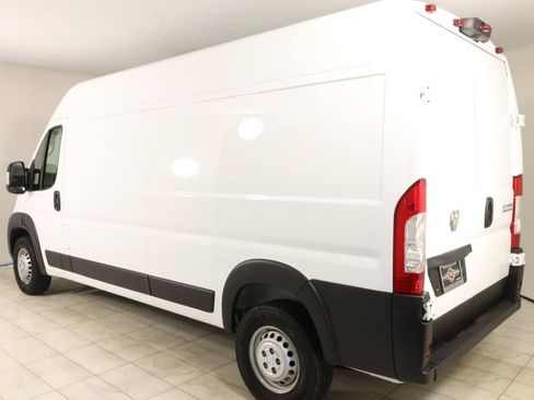 Used 2025 RAM ProMaster 2500 w/ Convenience Group FWD image 4
