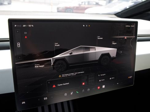 Used 2024 Tesla Cybertruck AWD Crew Cab image 31